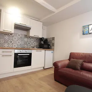 Appartement Joli Studio Renove En Rdc Tout Equipe Centre Du Village, Caylus